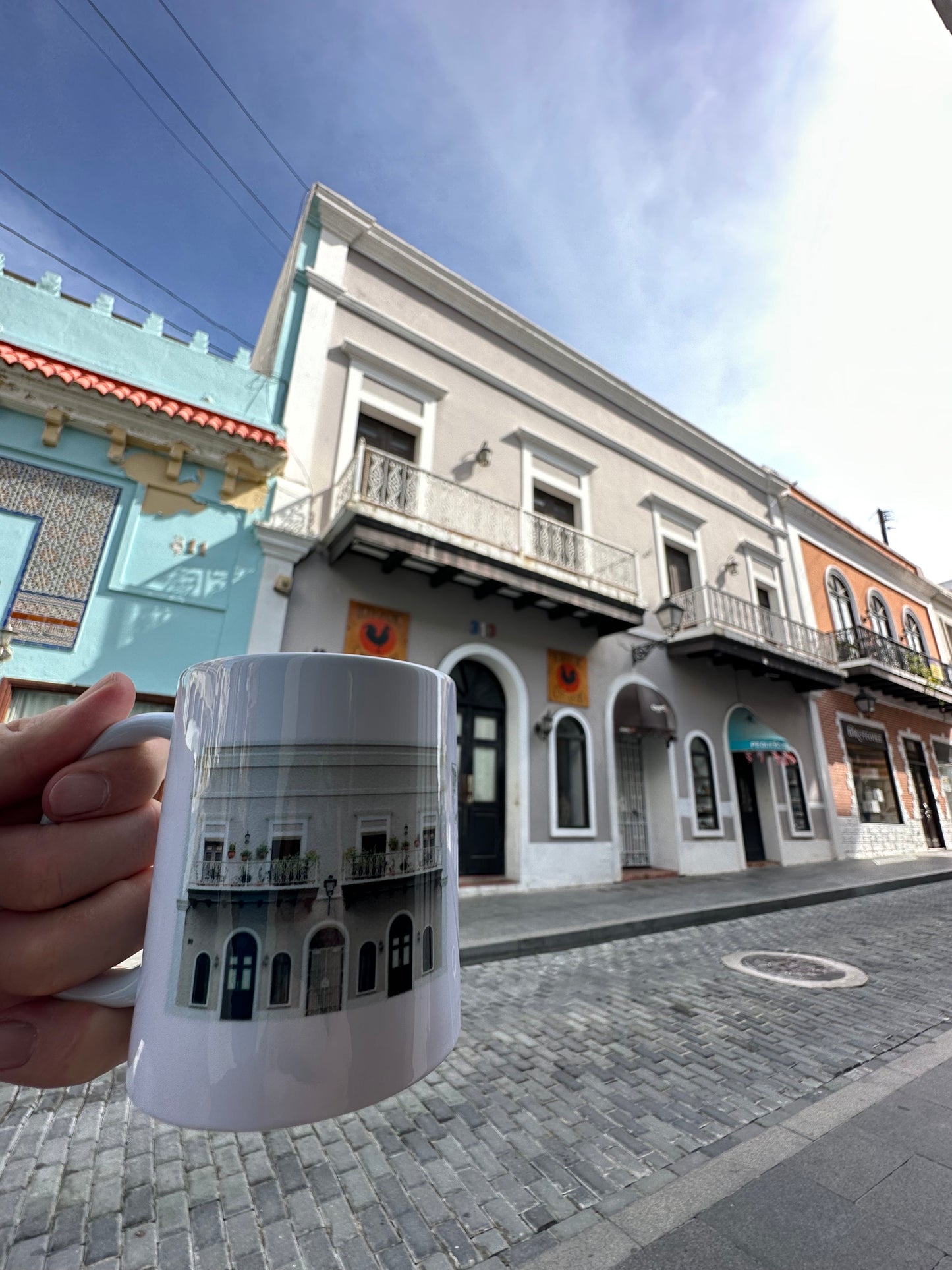 Cup / Fortaleza Street, 313